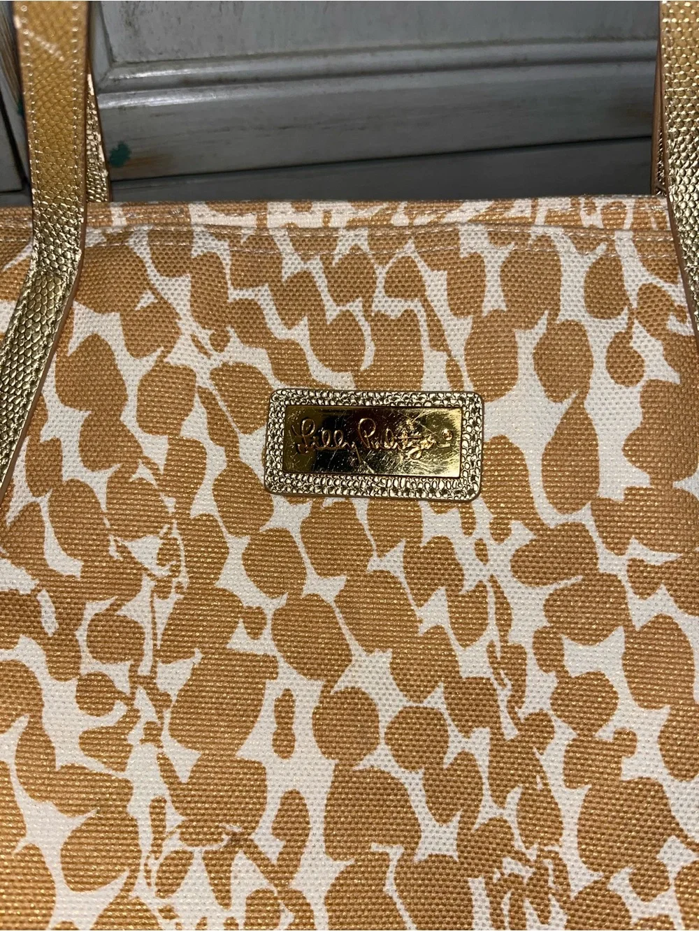 Lilly Pulitzer Finders Keepers Resort Tote Bag Tan & White Animal Print EC